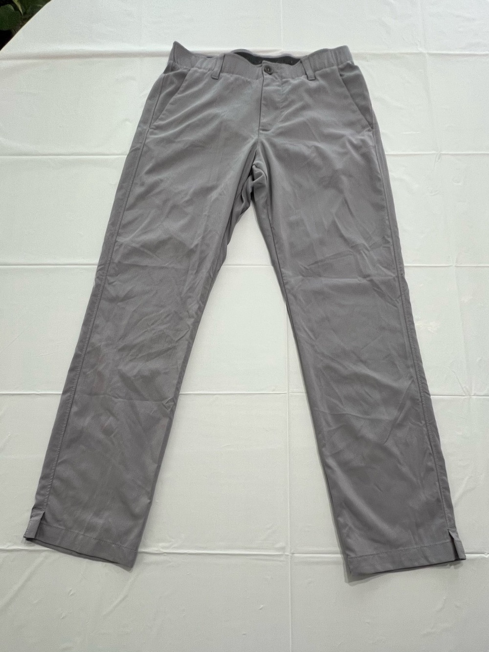 Under Armour Showdown Men’s Gray Golf Pants Tapered Stretch Pockets Size 30x30